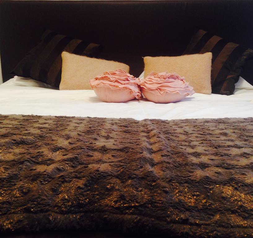 Casa Rosa Bed & Breakfast San Giuliano Milanese Room photo